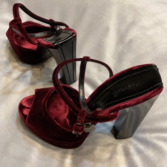 Velvet Tom Ford high heels - Picture 2 of 6